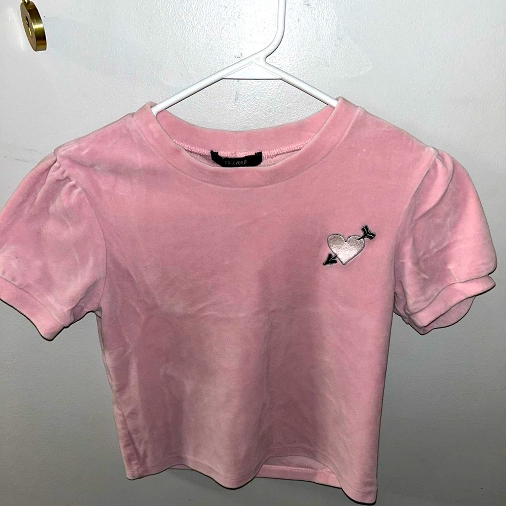 forever 21 pink velvet cropped T